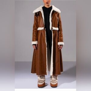 NEW AVIATOR TRENCH WITH ZIP OFF
TAIL IN CAMEL